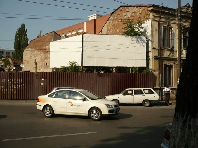 Bucarest Advert "ready to attack"