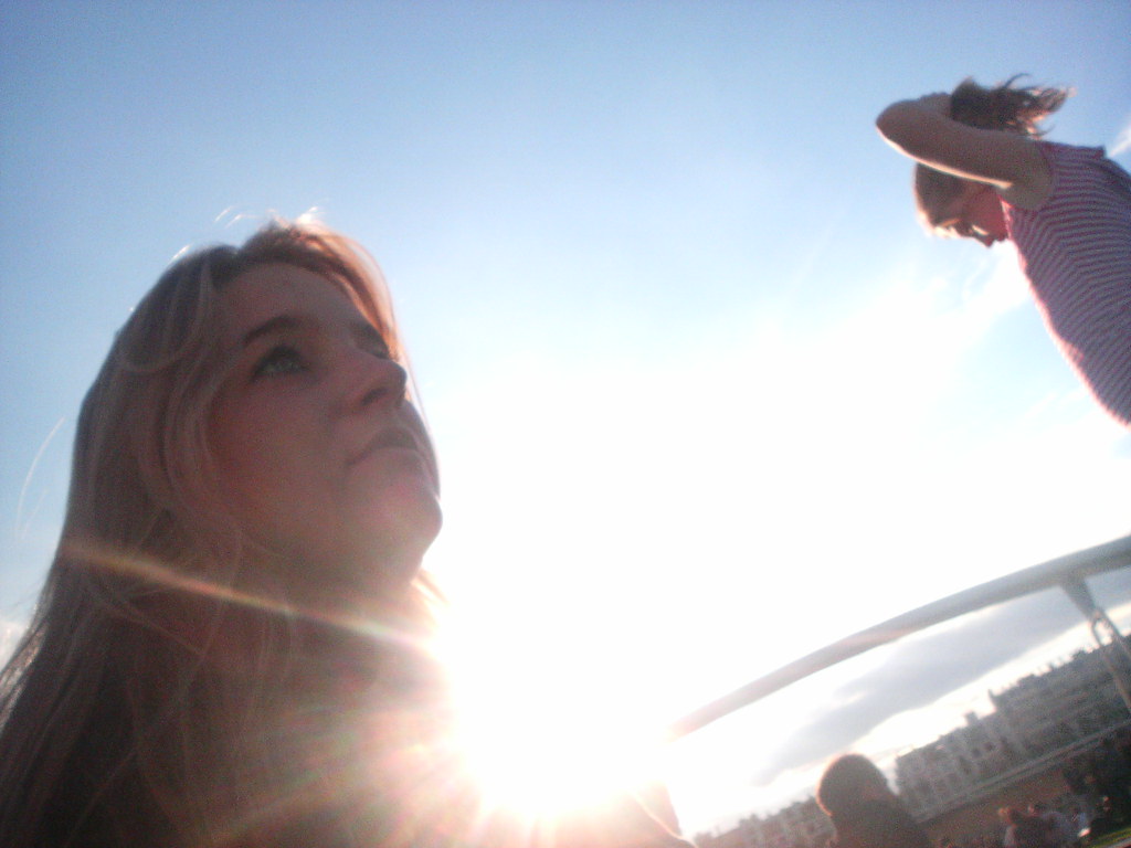 sunny them