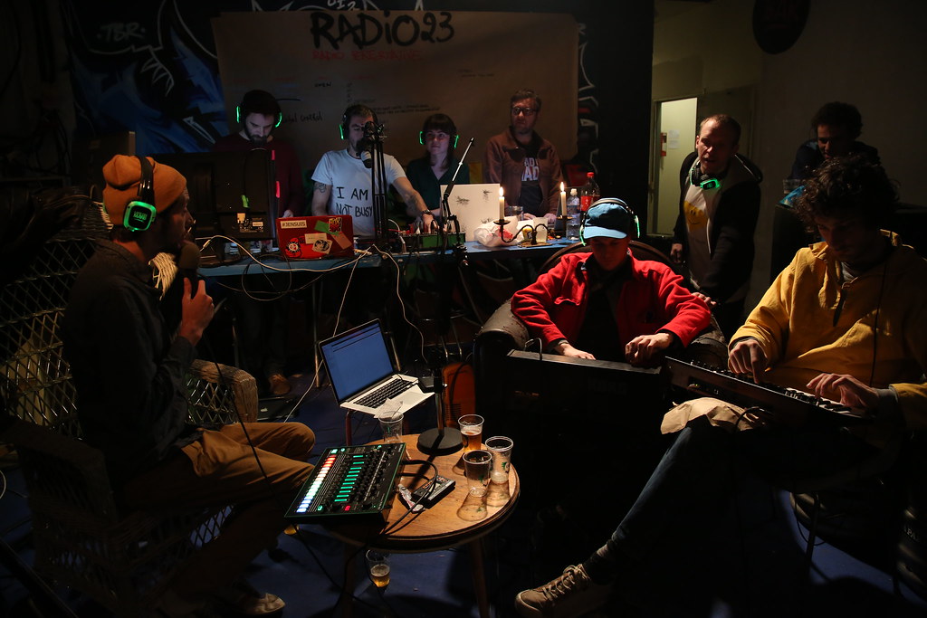RADIO23