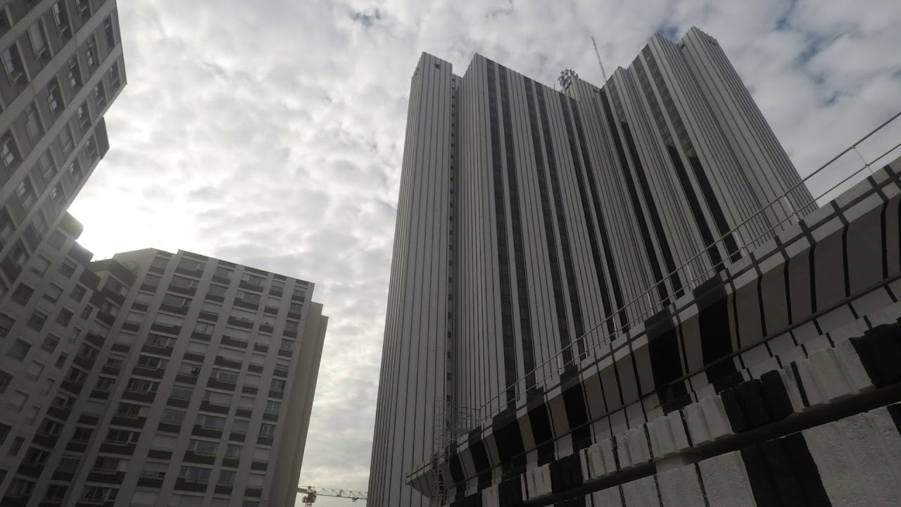 Et pendant ce temps // La tour Pullman nous dévisage // 17 Octobre 2018