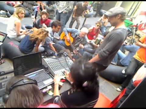 Live Tom « Sunday Morning Coming Down »